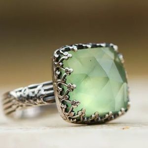 SALE! NWT sterling silver Beautiful amethyst ring